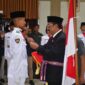 Bupati Sukabumi Asep Japar saat mengukuhkan anggota paskibraka.